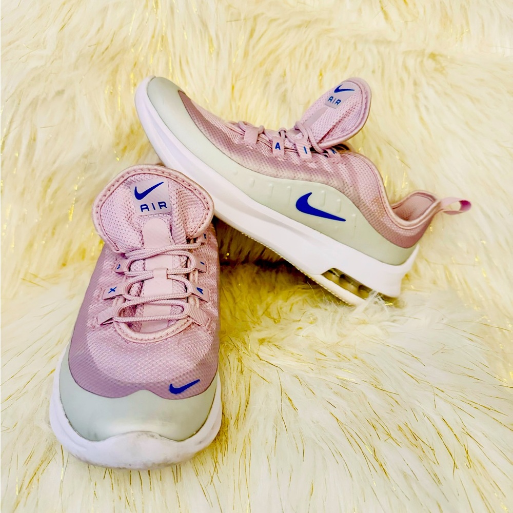 Nike Air Max Axis Youth Sneakers
